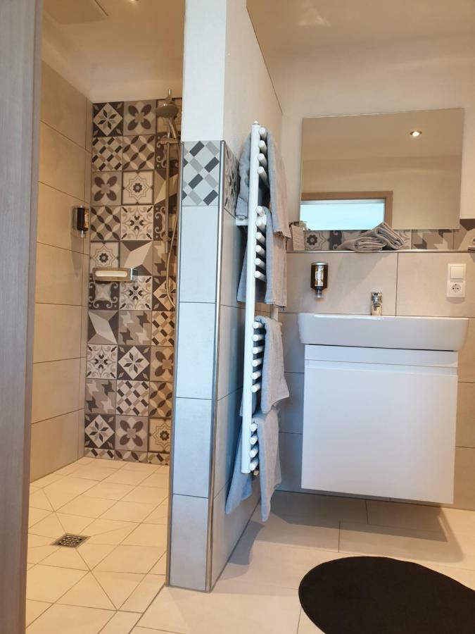 Beim Hooch. Egon Appartement Brucktal Buitenkant foto